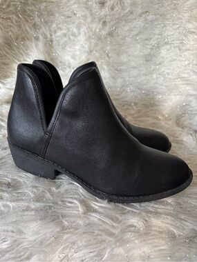 Serra Black Women’s  Ankle Faux Leather Slip-On Booties Size 7